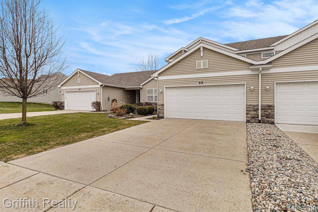 Howell, MI 48843,98 SEDUM