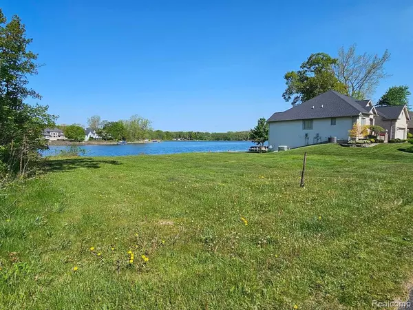 Linden, MI 48451,16124 SCENIC VIEW Drive