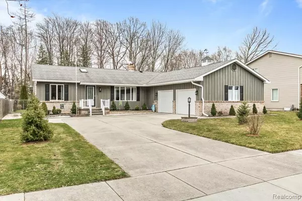 1935 CONNECTICUT Avenue, Marysville, MI 48040
