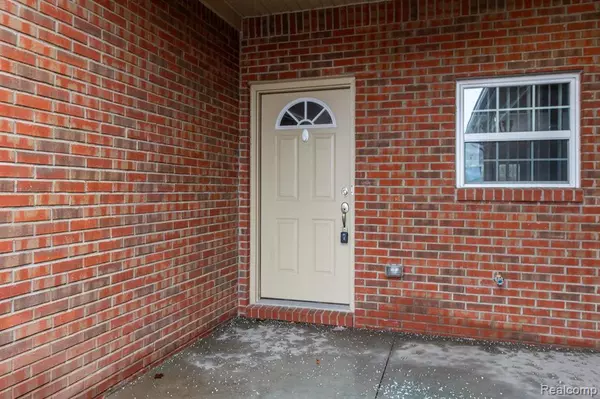 Detroit, MI 48214,200 SEA BREEZE Drive