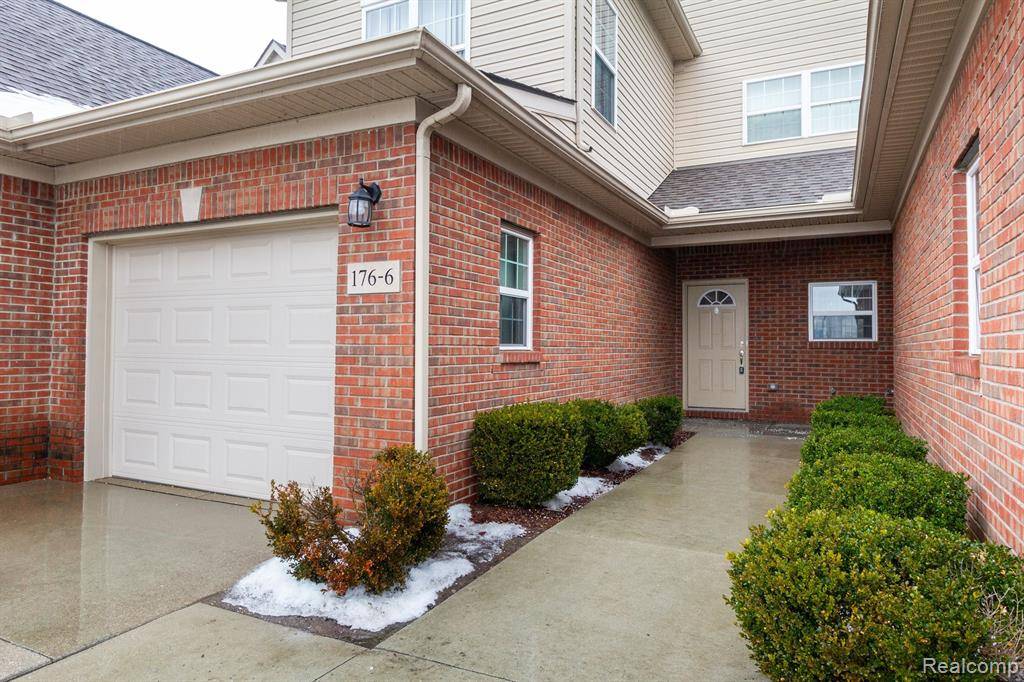 Detroit, MI 48214,200 SEA BREEZE Drive