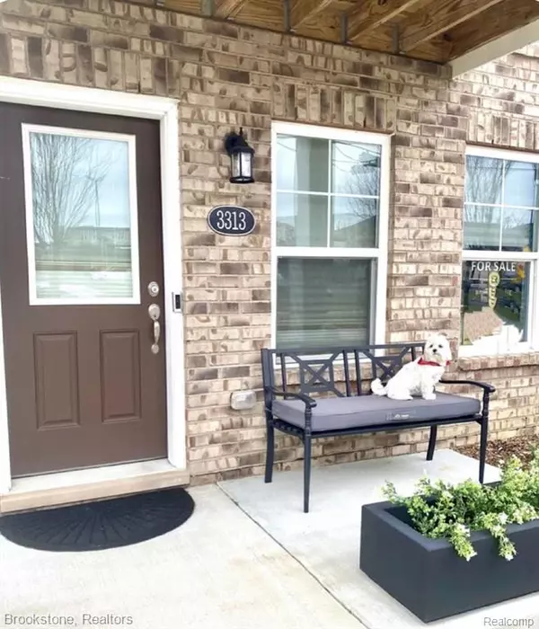 Auburn Hills, MI 48326,3313 PARKWAYS Boulevard