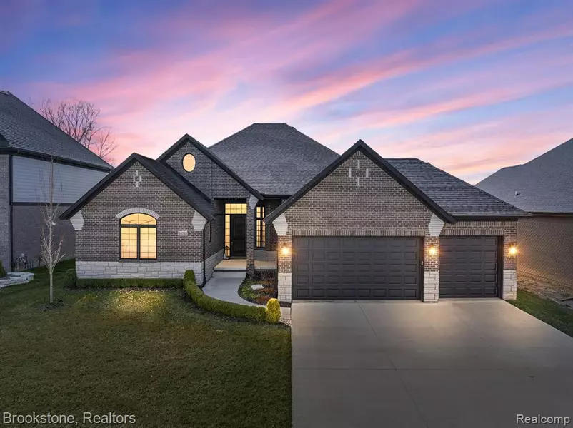54733 LAWSON CREEK Drive, Utica, MI 48316