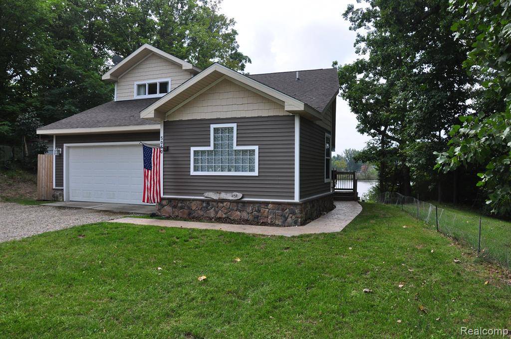 Pinckney, MI 48169,5050 Island Shore Drive