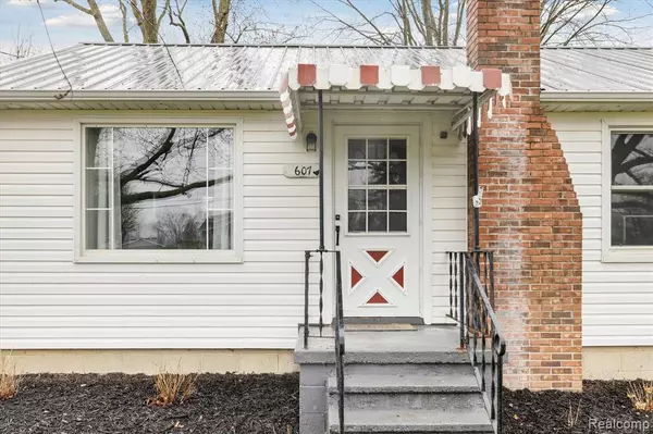 Gaines Vlg, MI 48436,607 GENESEE Avenue