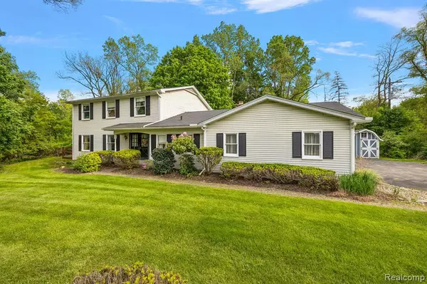 Beverly Hills, MI 48025,21993 RIVERVIEW Drive