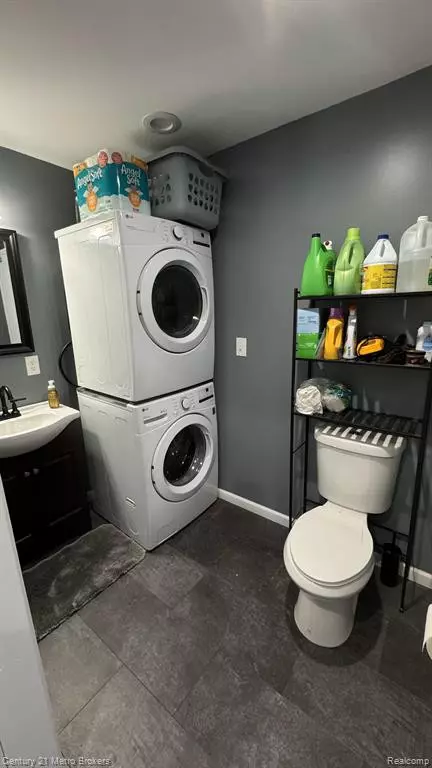 Mayville Vlg, MI 48744,235 W MAIN Street