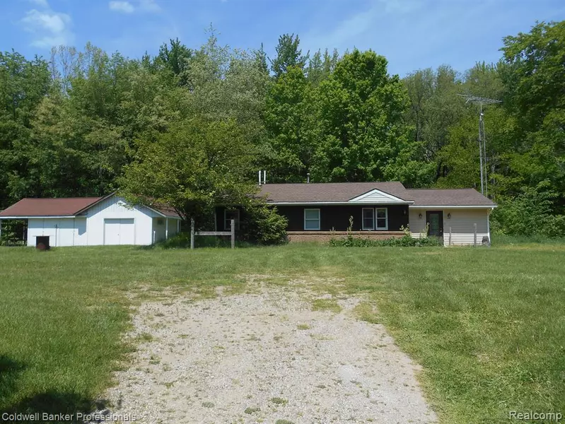 1651 CASTLE Road, North Branch, MI 48461