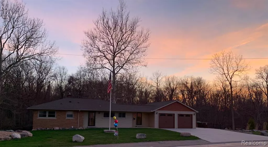 23183 HURON RIVER Drive, Rockwood, MI