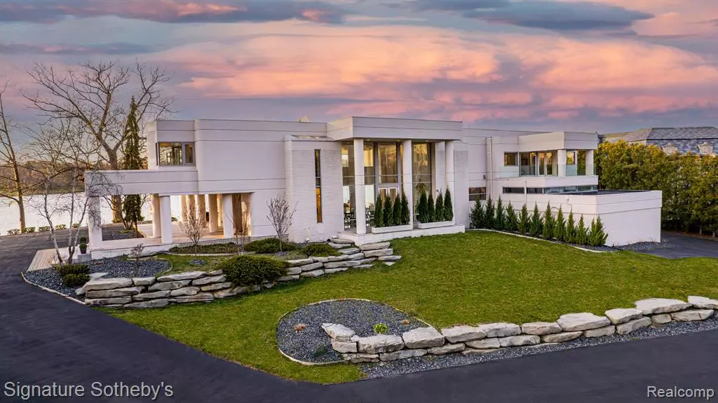 West Bloomfield, MI 48323,5930 Pontiac Trail