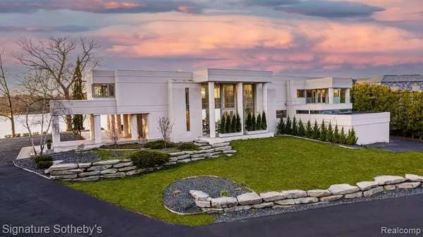 5930 Pontiac Trail,  West Bloomfield,  MI 48323