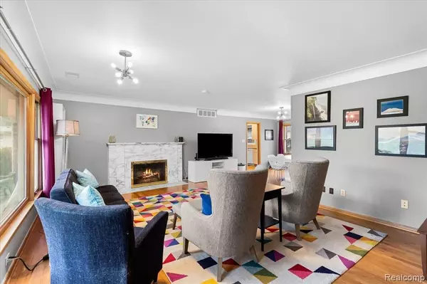 Beverly Hills, MI 48025,20719 KENNOWAY Circle