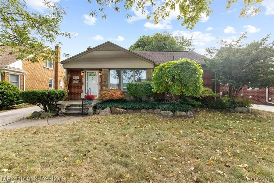8027 KOLB Avenue, Allen Park, MI 48101