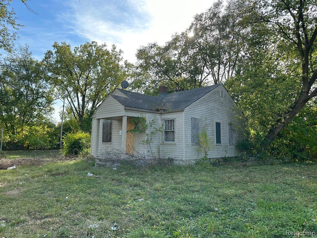 Detroit, MI 48228,8047 GREENVIEW Avenue