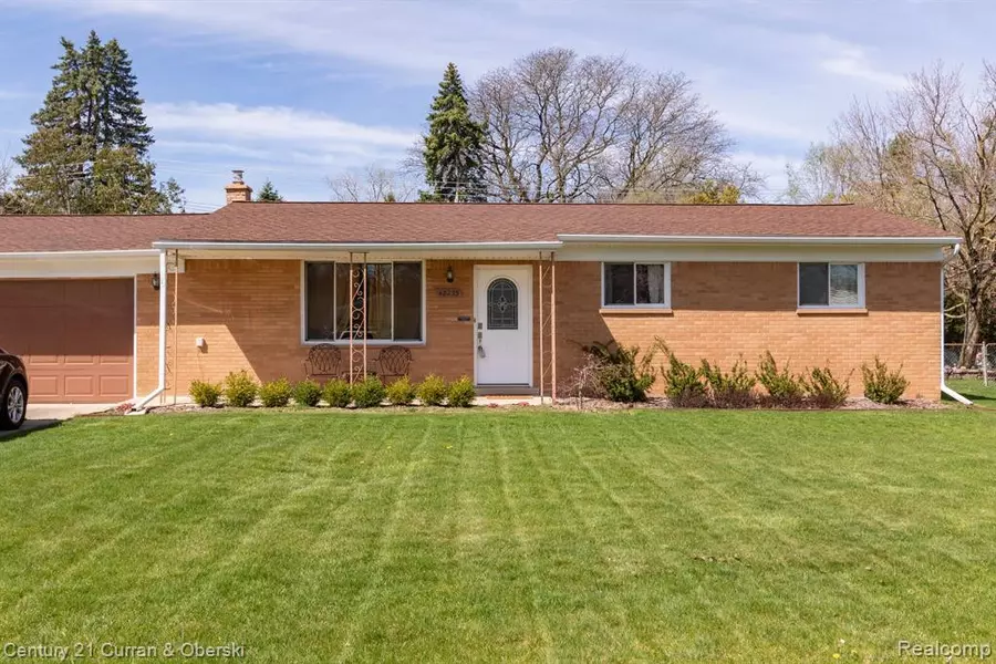 48235 CARDINAL Street, Utica, MI 48317