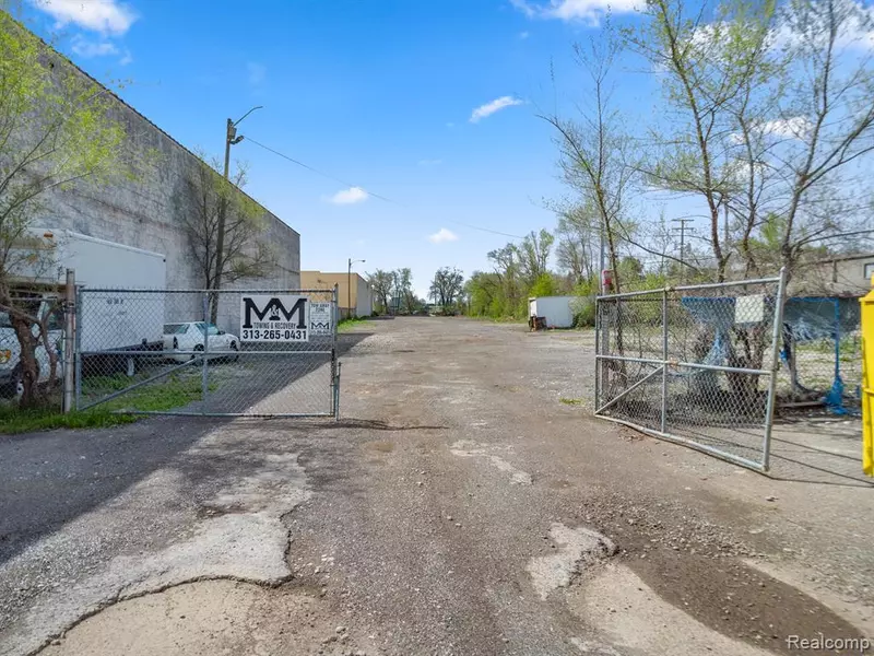 14321 W WARREN Avenue, Dearborn, MI 48126