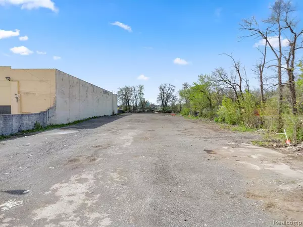 Dearborn, MI 48126,14321 W WARREN Avenue