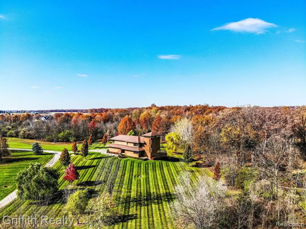 Saline, MI 48176,8104 PARKER Road