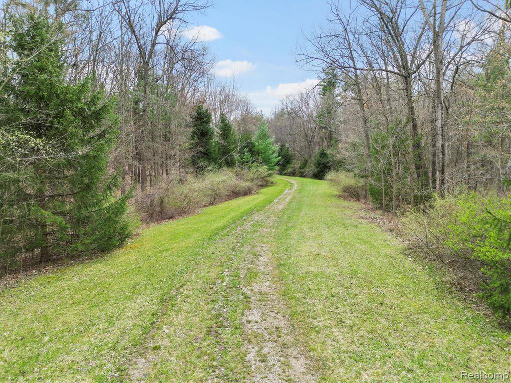Leonard, MI 48367,2.02 Acres VL - KNIGHTS BRIDGE Road