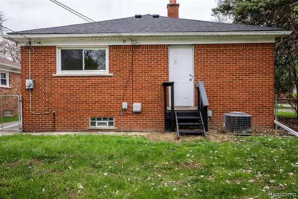 Allen Park, MI 48101,18800 GREY Avenue