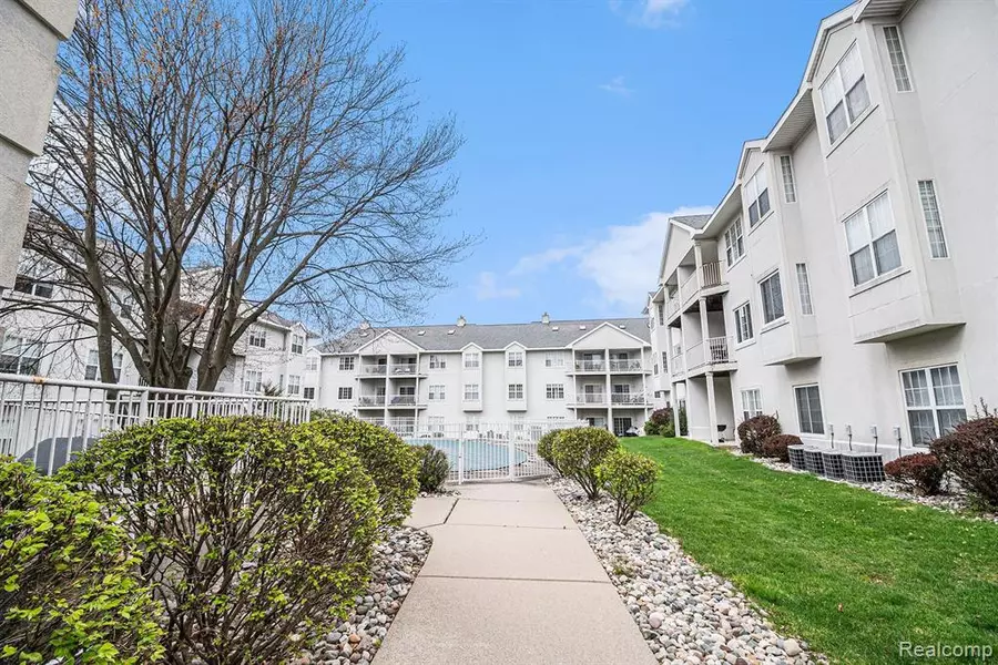 288 W Saginaw Street, East Lansing, MI 48823