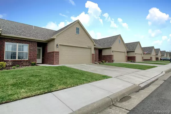 Flat Rock, MI 48134,24018 WHITE PINE Street