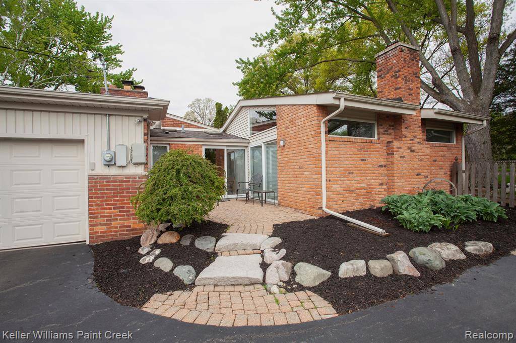 Bloomfield Hills, MI 48304,1231 NORTHOVER Drive
