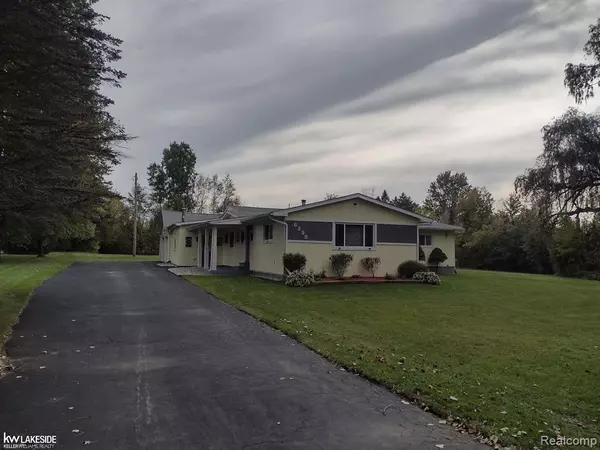 6298 LAKE Road,  Millington,  MI 48746