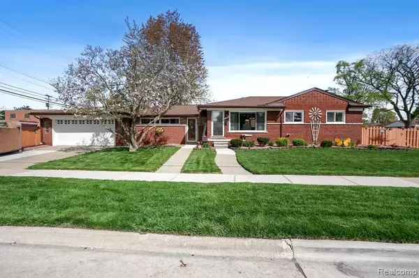 2905 MIDDLEFIELD Drive, Trenton, MI 48183