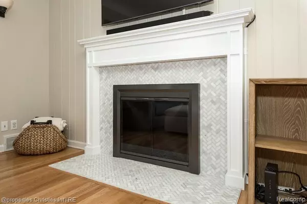 Beverly Hills, MI 48025,32286 AUBURN Drive