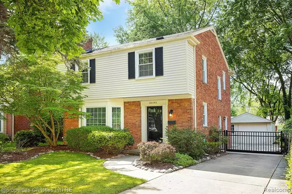 32286 AUBURN Drive, Beverly Hills, MI 48025