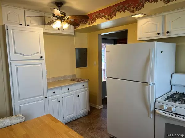 Lake Orion, MI 48362,586 BAGLEY Street