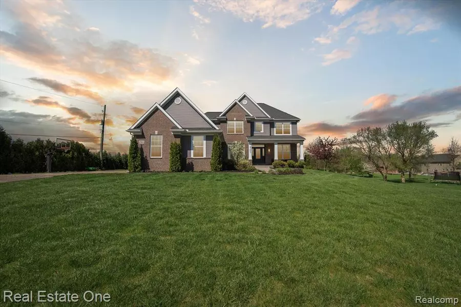 27603 S Hill Road, New Hudson, MI 48165