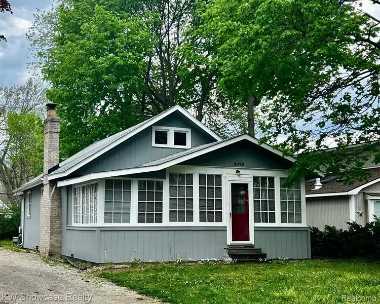 3076 PORTMAN Street, Keego Harbor, MI 48320