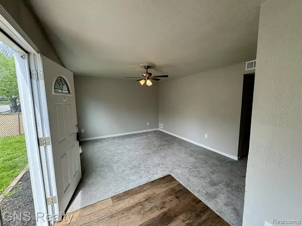 Pontiac, MI 48340,714 EMERSON Avenue