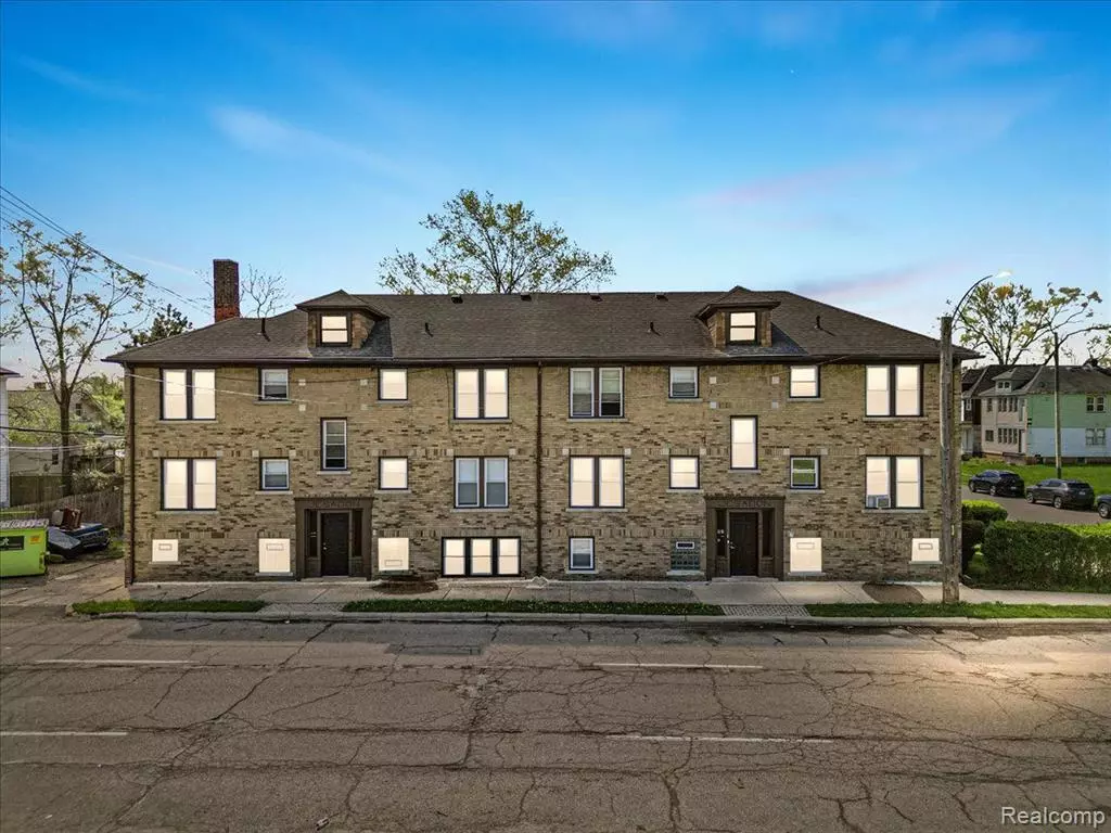 Detroit, MI 48215,14800 E VERNOR