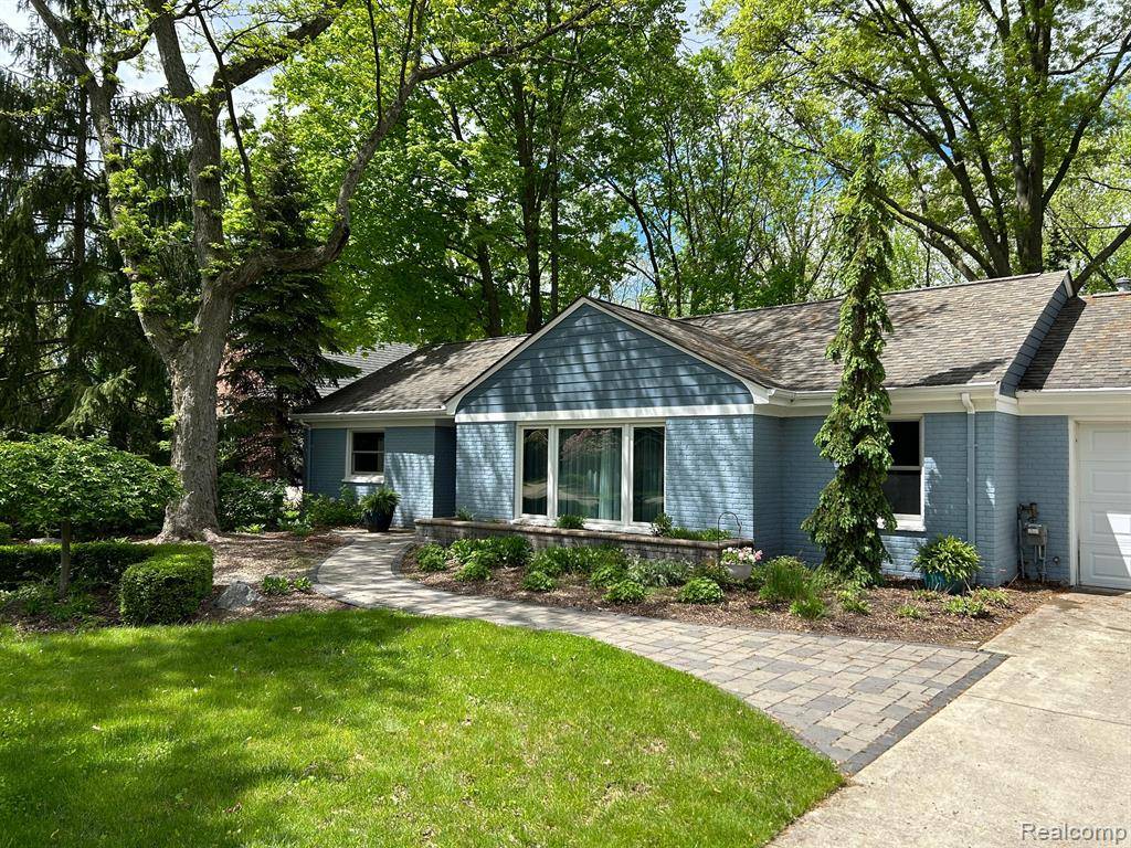 Bloomfield Hills, MI 48302,2905 W HICKORY GROVE Road