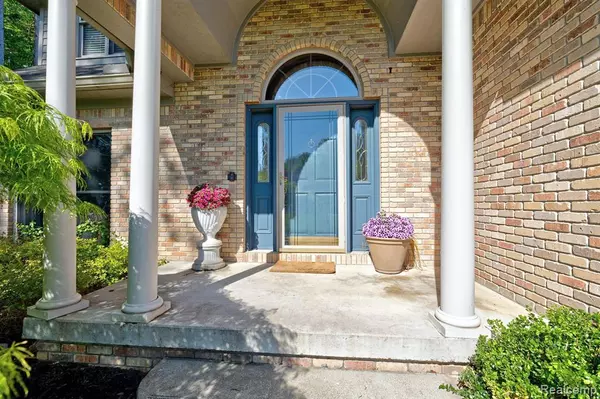 Ortonville, MI 48462,900 ROLLING PINES Drive