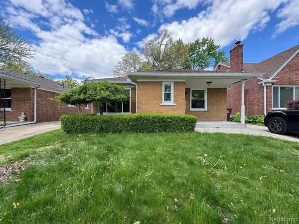 Center Line, MI 48015,8639 WARREN Boulevard