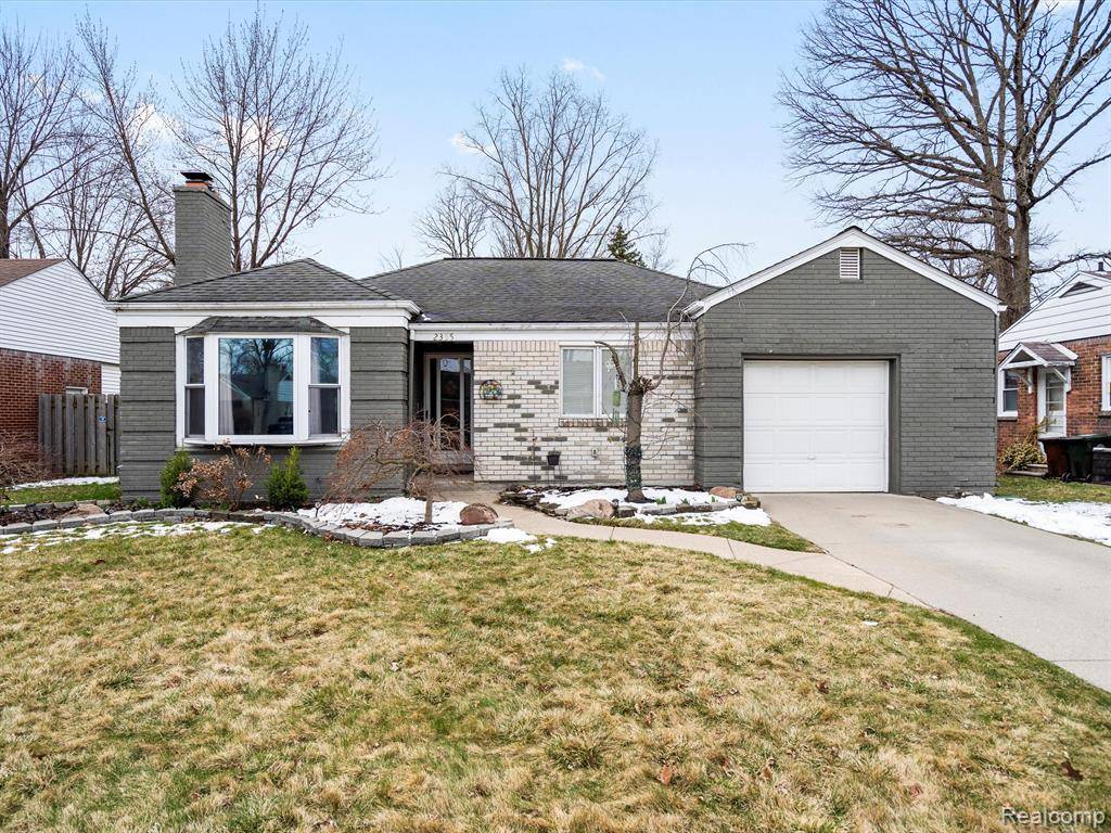 2355 ALLARD Avenue, Grosse Pointe Woods, MI 48236