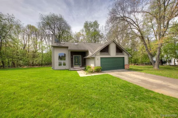 850 VILLAGE PINE Lane, Ortonville, MI 48462