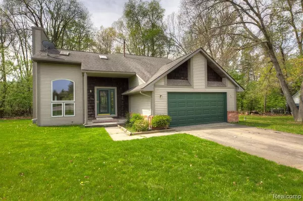 Ortonville, MI 48462,850 VILLAGE PINE Lane