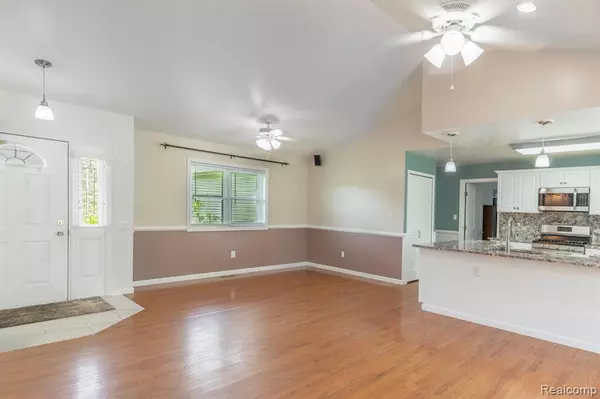 Ortonville, MI 48462,961 N HADLEY Road