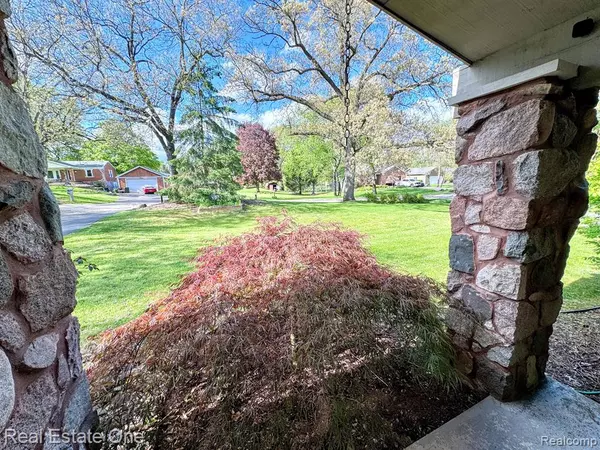 Lake Orion, MI 48362,2063 COLE Road