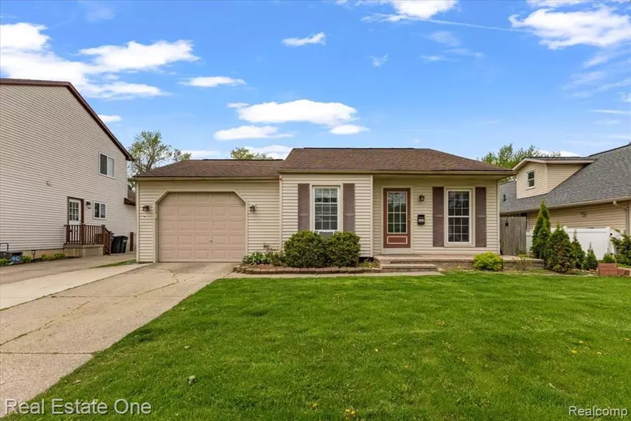 322 S CHOCOLAY Avenue, Clawson, MI