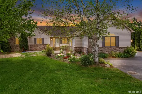10801 DAVISBURG Road, Davisburg, MI 48350