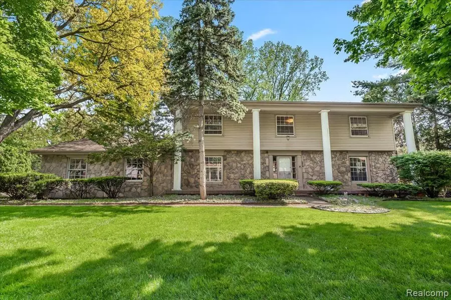 766 WOODCHESTER Drive, Bloomfield Hills, MI 48304