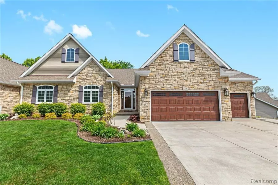 70 FOX HOLLOW Drive, Metamora, MI 48455