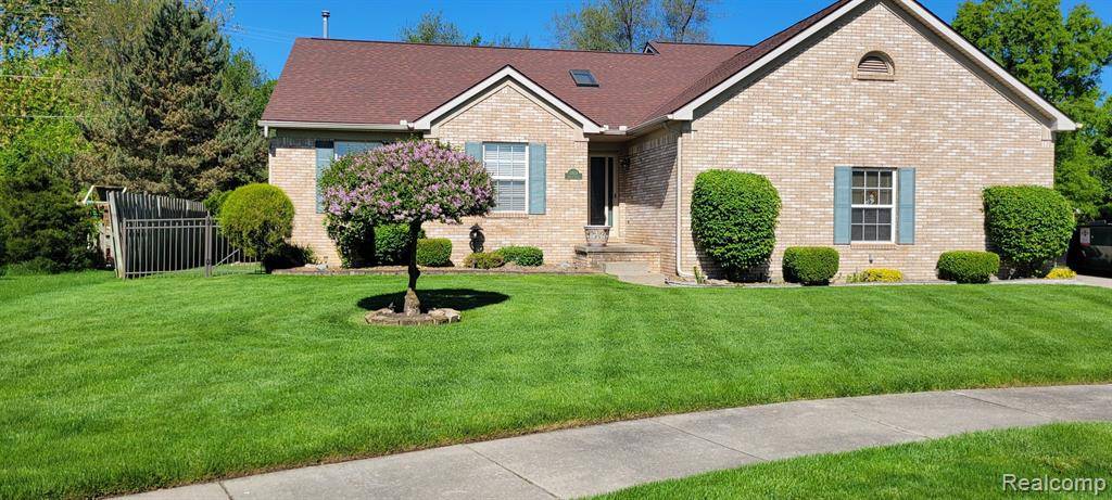 13824 KAHLA Drive, Belleville, MI 48111