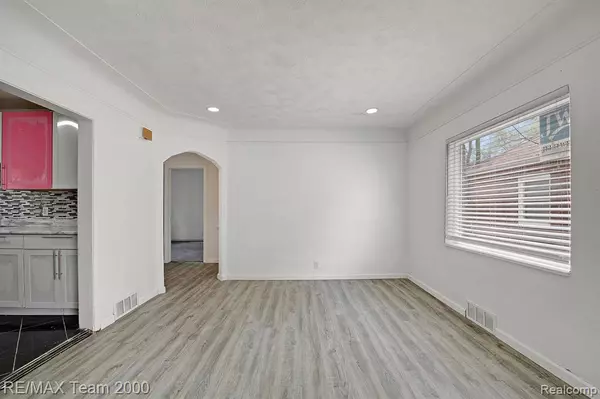 Detroit, MI 48235,16864 LITTLEFIELD Street